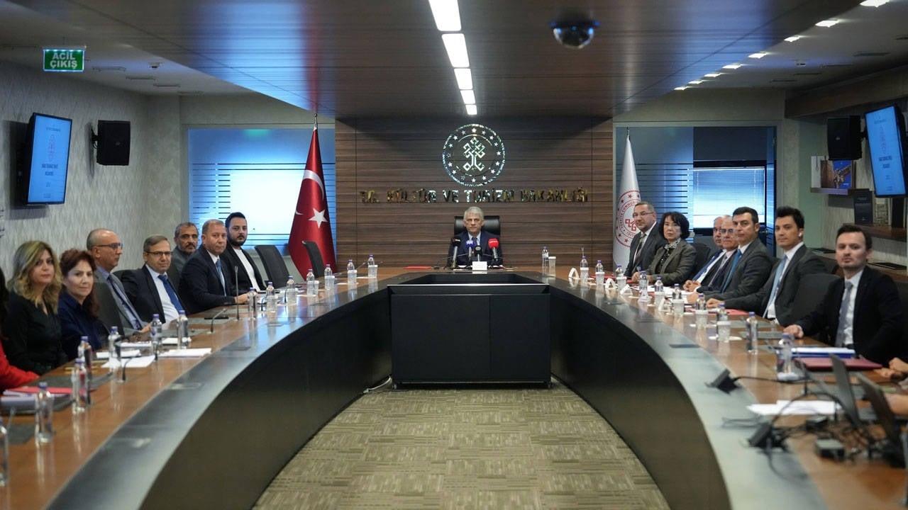 Ministry at the table with companies: Allocating parcels to hotel owners