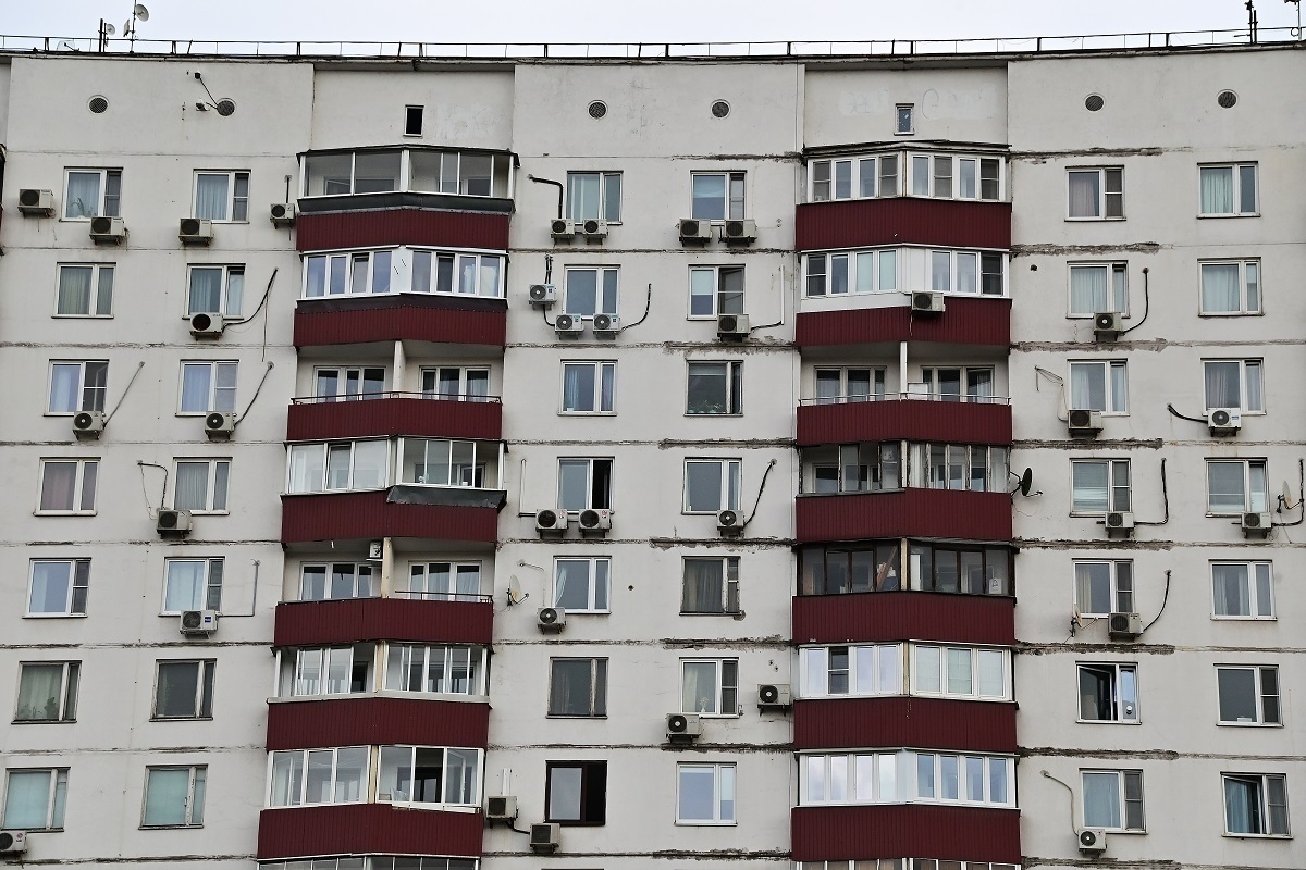Un esperto ha messo in guardia i russi dalle multe per i balconi ingombri.