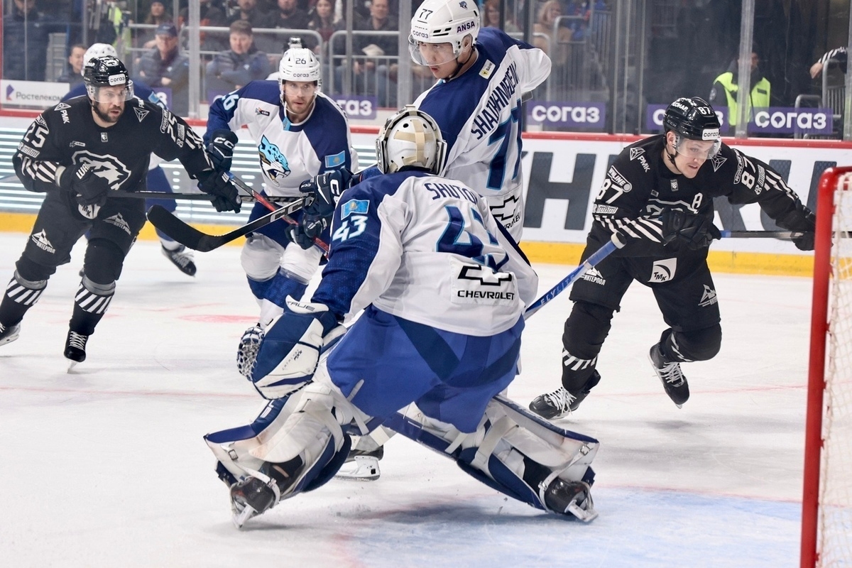 Benoit Groux: Beim Spielstand von 4:0 ließ Traktor Barys beinahe wieder ins Spiel zurückkommen.