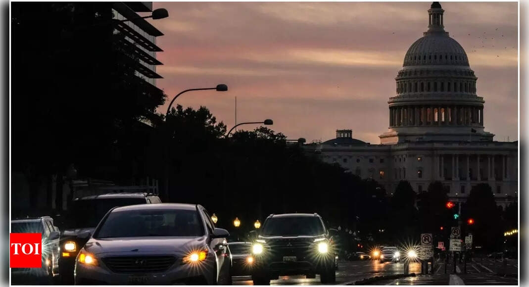 Cierre del gobierno estadounidense: el programa SNAP está a punto de expirar, las tropas no reciben su paga, los bancos de alimentos están saturados: ¿qué sucede si el cierre continúa?