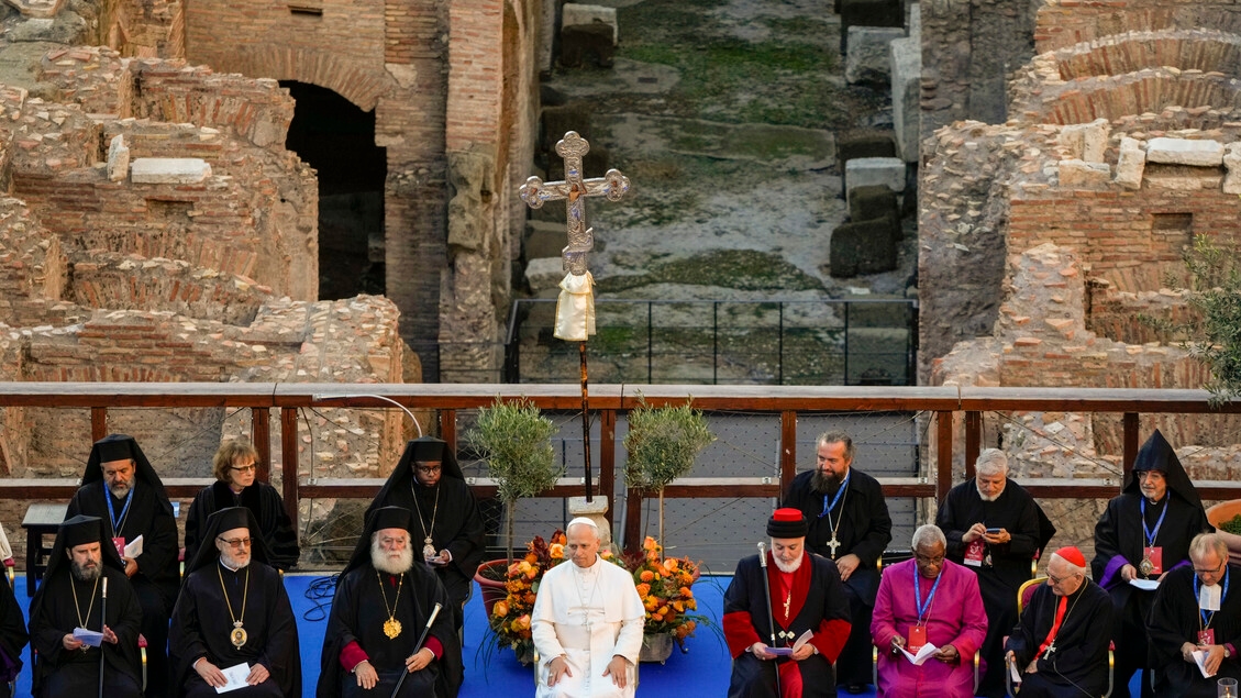 Папа, больше никаких войн с их грудами трупов