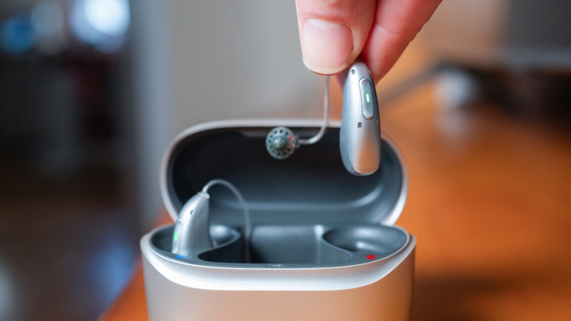 A Itália lidera na Europa em perda auditiva, afetando 7 milhões de pessoas.