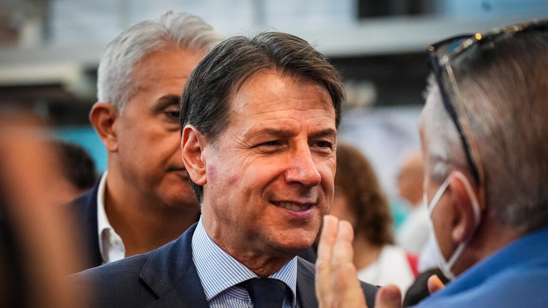 Conte confirmed as president of the Five Star Movement, "Now let's all move forward together."