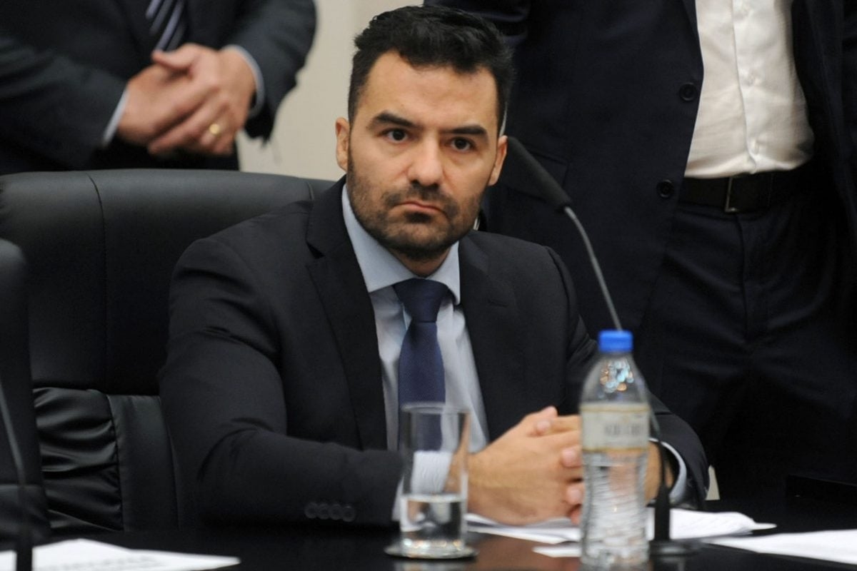 Член городского совета подала жалобу в Федеральную прокуратуру на Артура ду Вала за комментарии об операции в Рио.