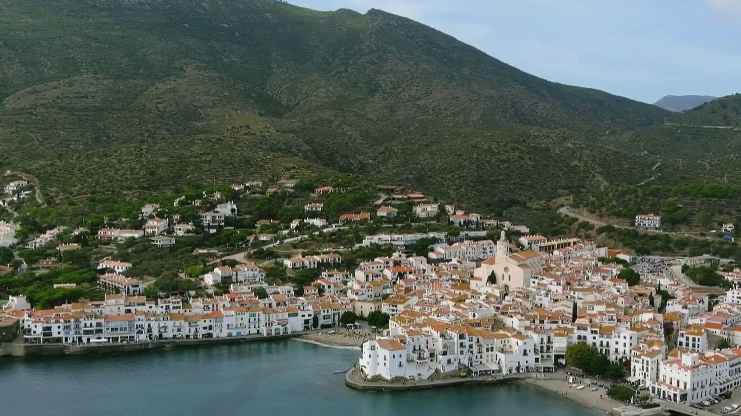Cadaqués in Spain, the new Eldorado for the French, close to the border