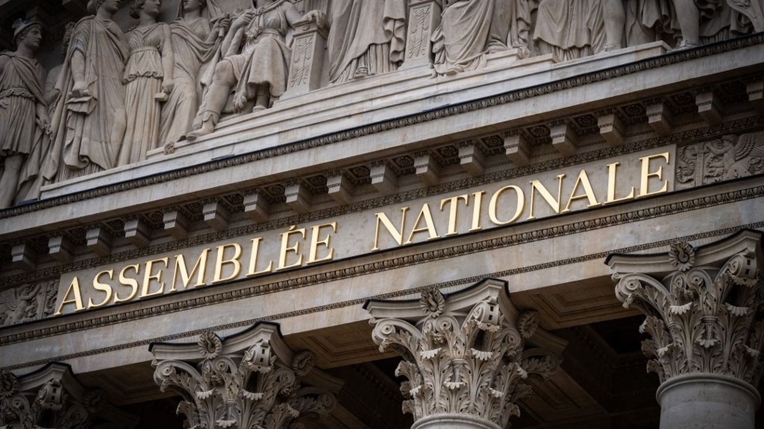 I membri del Parlamento hanno respinto il bilancio della previdenza sociale in commissione, prima che raggiungesse la sessione plenaria di martedì.