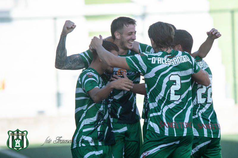 Real Forio, der Tabellenführer, verteidigt seine Festung: Sessana trifft im Stadion „Calise“ ein.