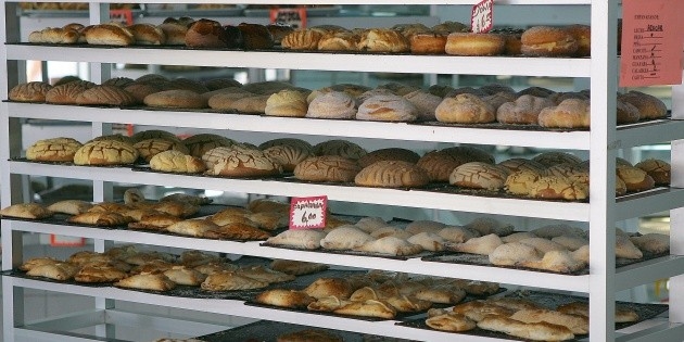 What is the Mexican sweet bread with the most calories?