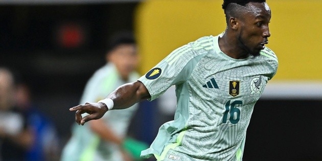 Julián Quiñones, aus dem Kader der mexikanischen Nationalmannschaft ausgeschlossen