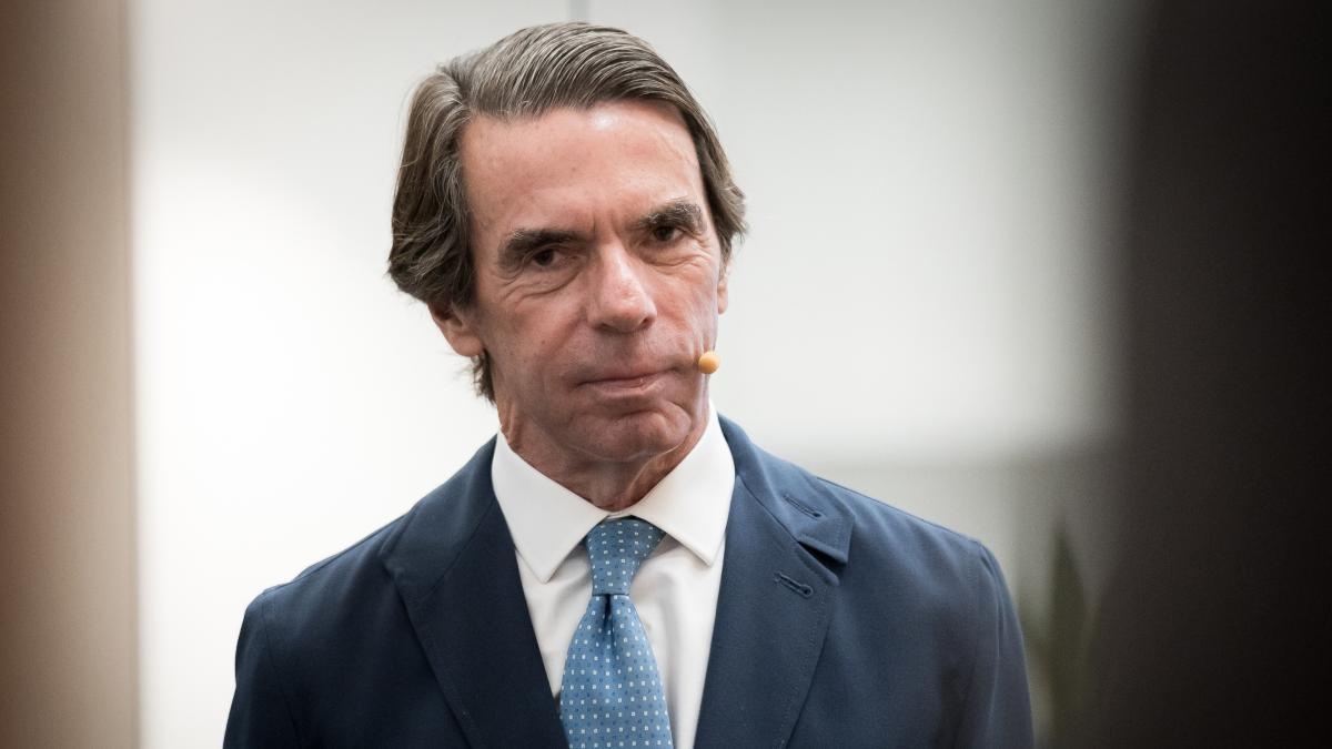 Aznar dissuade Feijóo da moção de censura: “Se não houver material suficiente, teremos que esperar pelas eleições”.