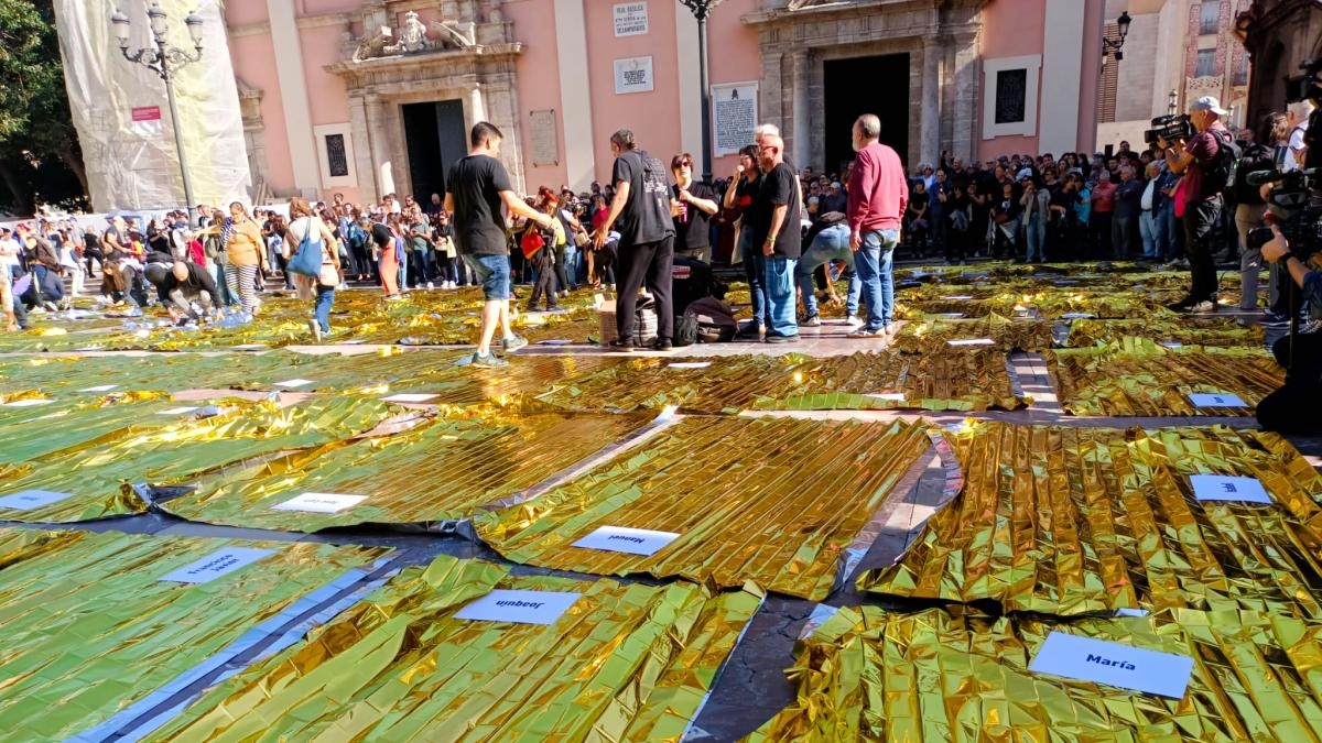 229 cobertores térmicos e uma viagem a El Ventorro, protesto cidadão no aniversário