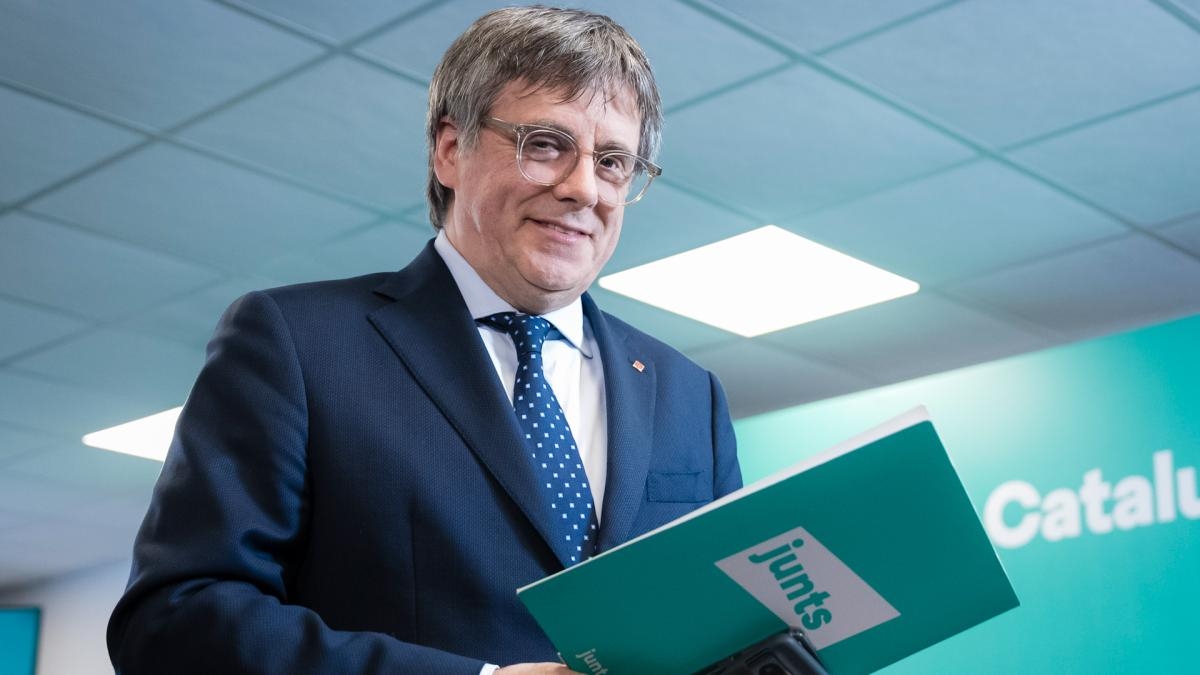 A filiação do JxCat confirma a ruptura com o PSOE.