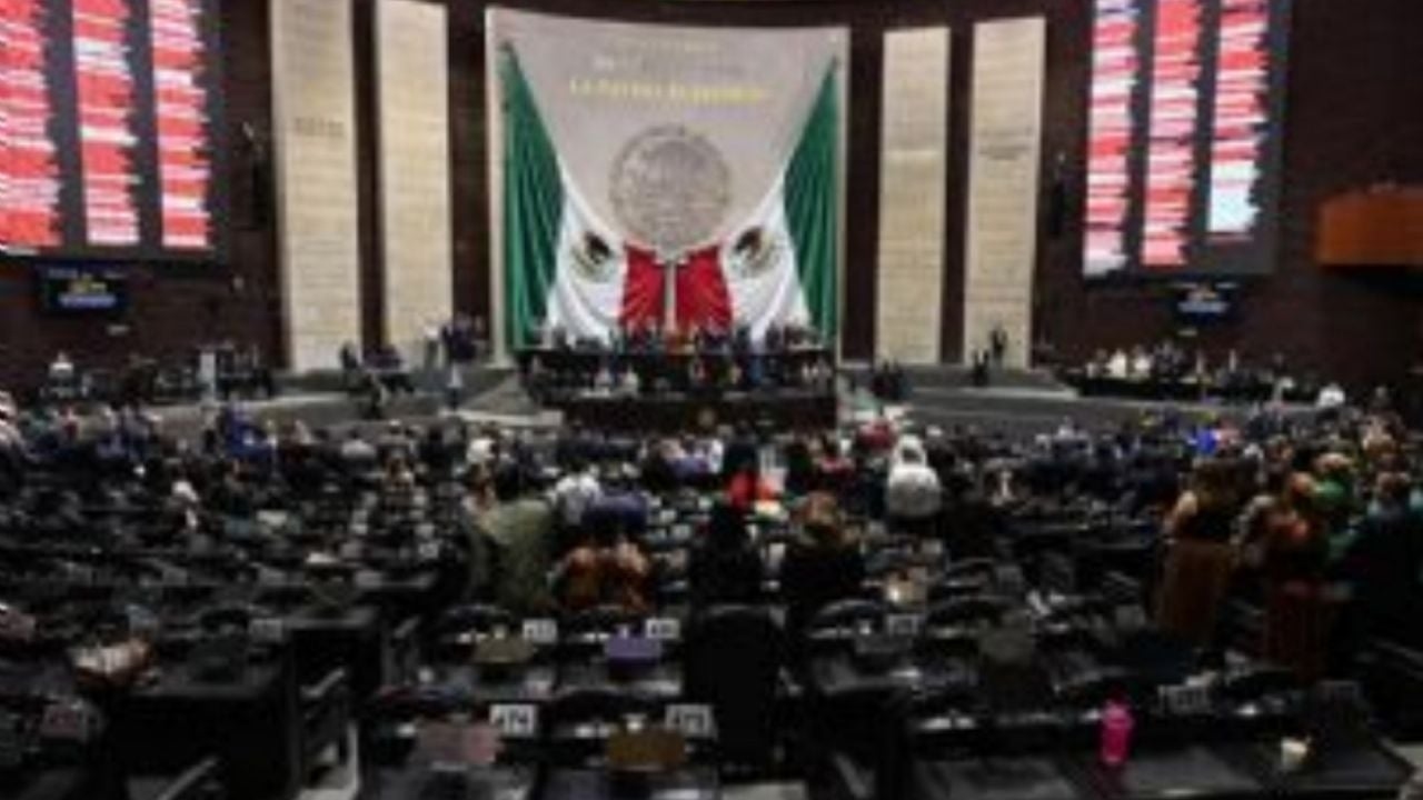 Morena approves reservation to reduce sentences for officials accused of extortion