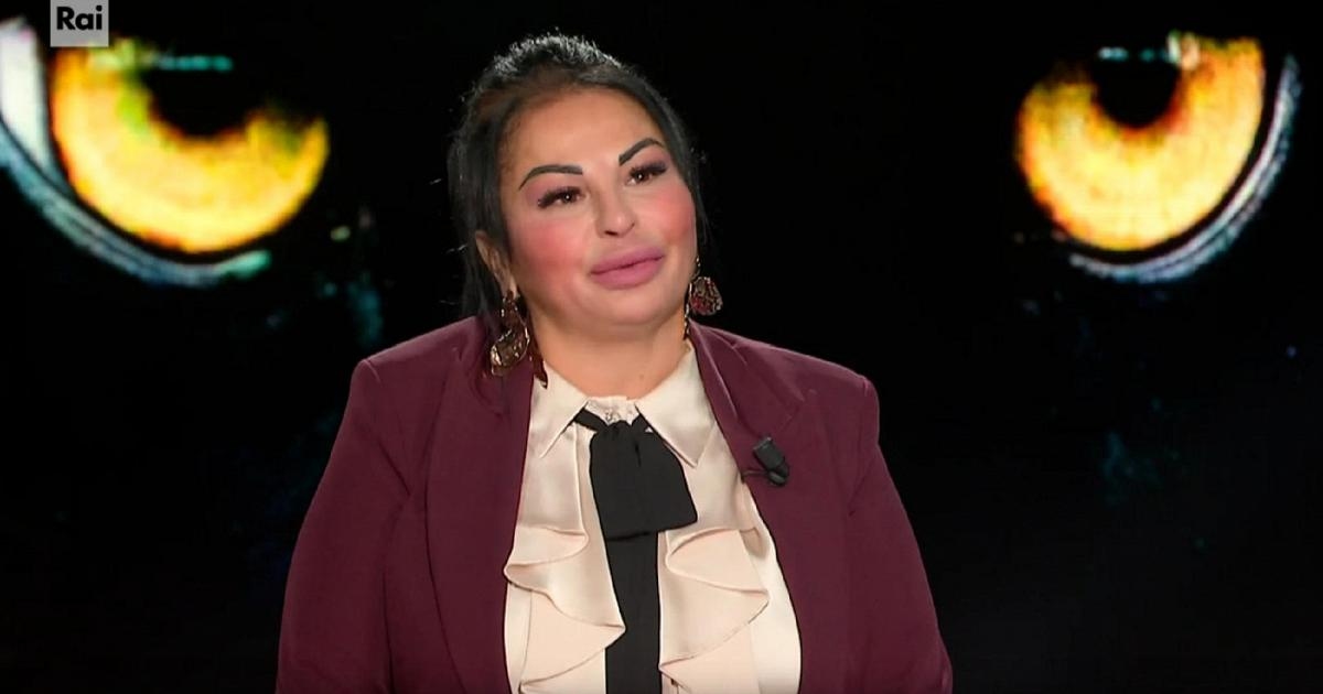 La tiktoker Rita De Crescenzo a Belve: "Trent'anni di tossicodipendenza, un figlio a 13 anni"