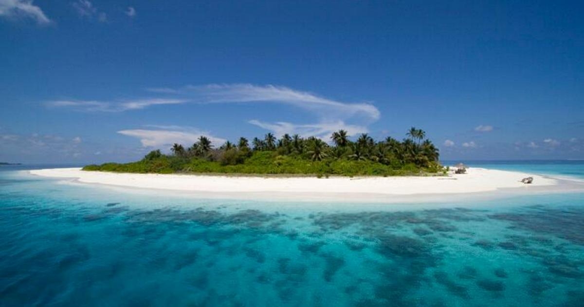 Maldivler, turistler de dahil olmak üzere Ocak 2007'den sonra doğan herkese sigara yasağı getirdi: Dünyada bir ilk.