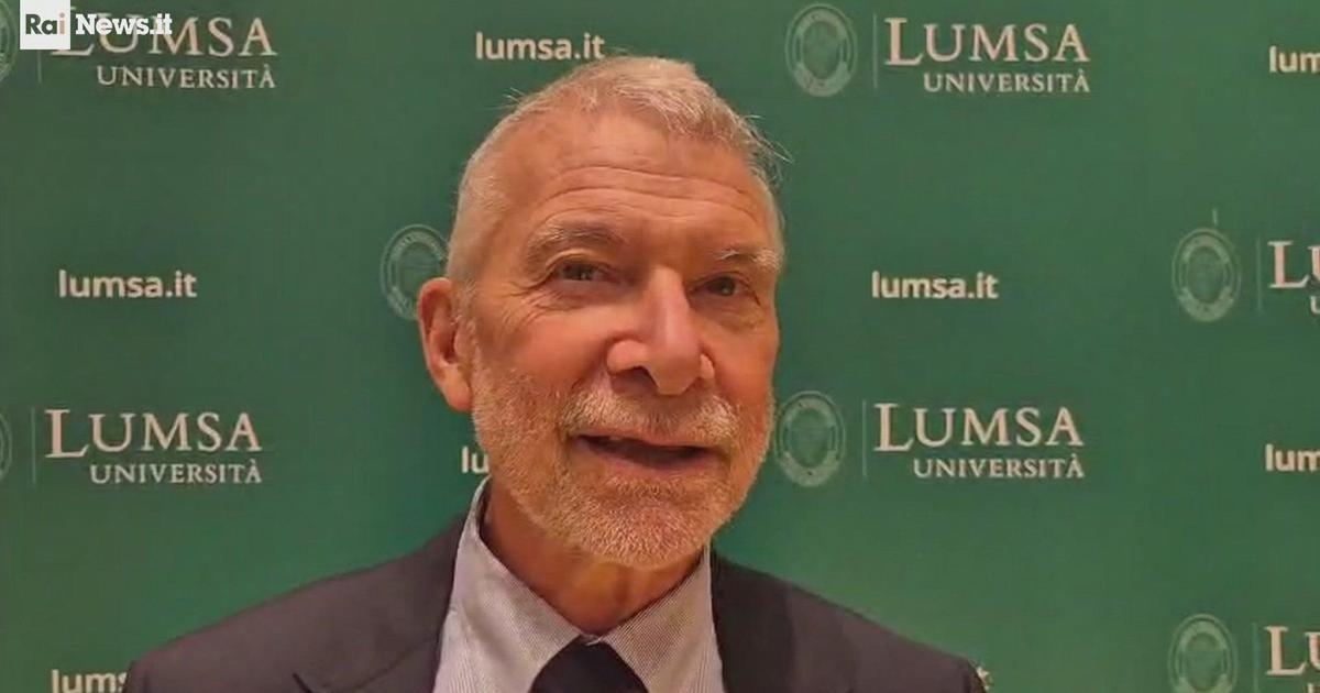 Ergenler, Vicari: "Gençlerin sıkıntıları çoğu zaman yetişkinlerin sıkıntılarıyla bağlantılıdır."