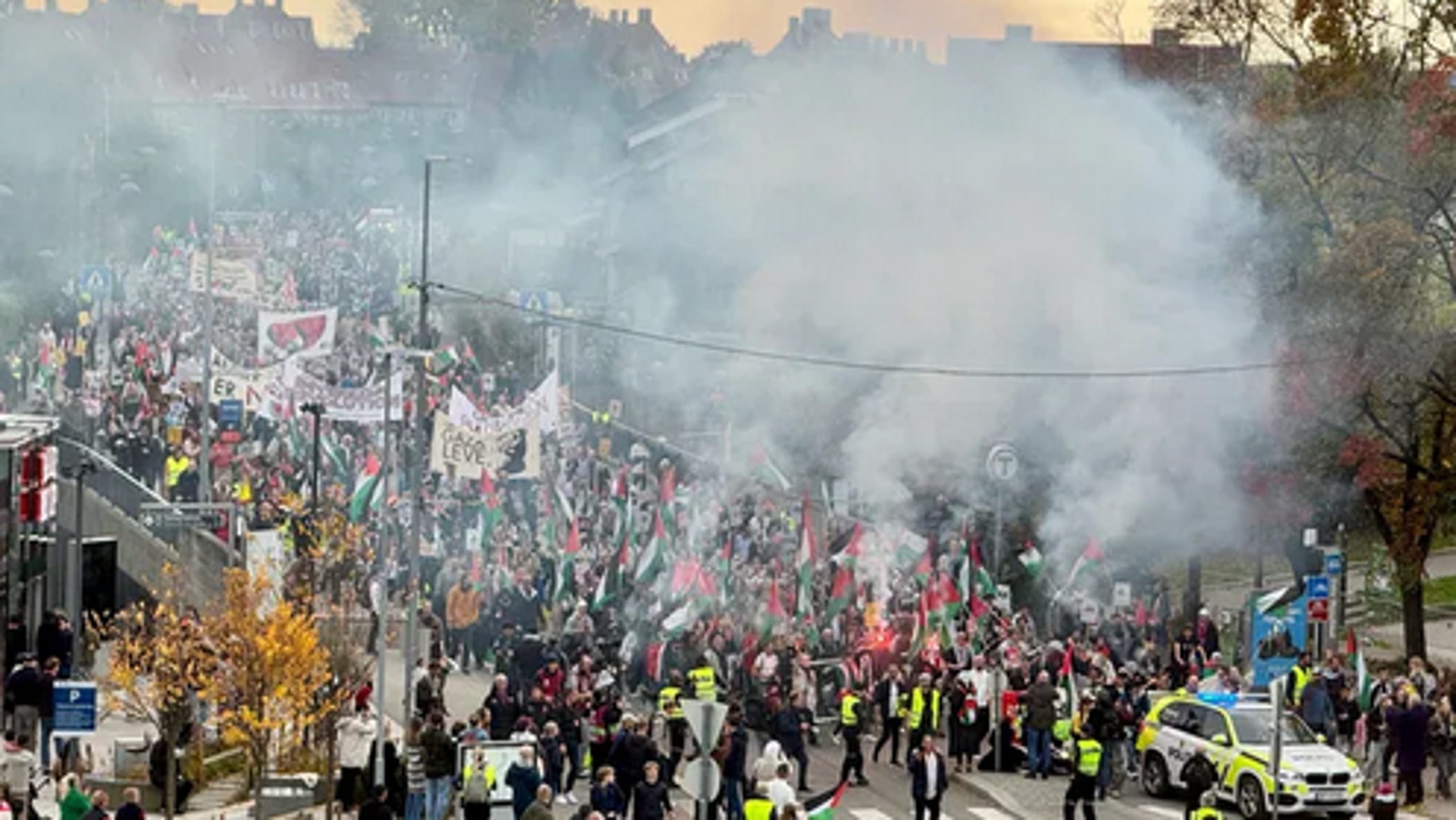 Oslo'da binlerce kişi Norveç-İsrail maçını protesto etti | Haaland iki penaltı kaçırdı