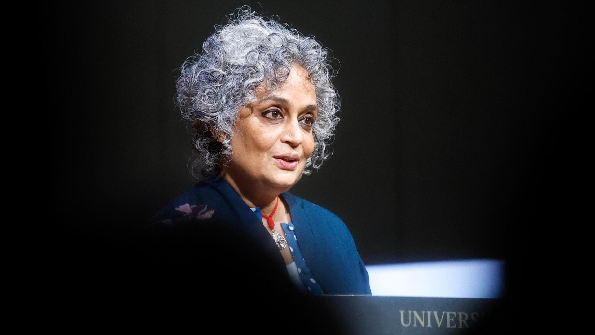 Писательница Арундати Рой: «Моя жизнь с жестокой матерью, которую я научилась не ненавидеть».