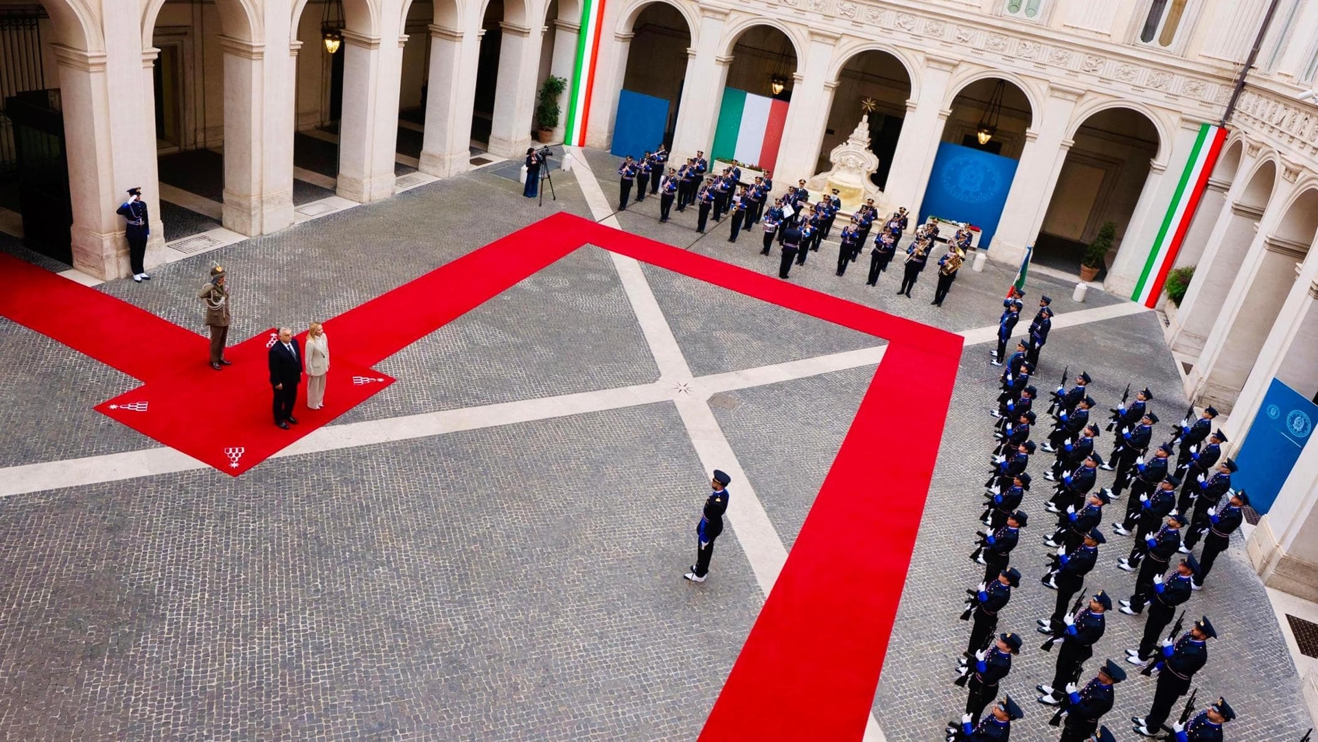 Будапешт атакует Репубблику. Левоцентристы называют это «неприемлемым».