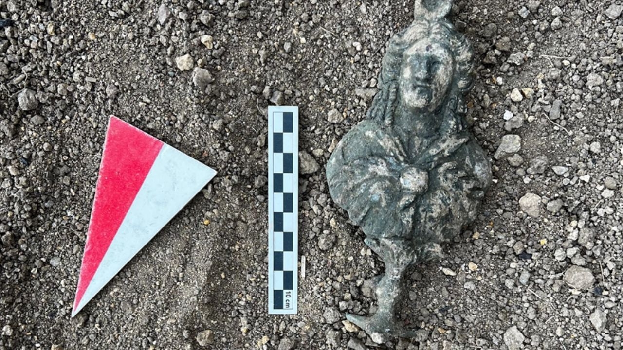A bust of the Egyptian goddess Isis was found in Gümüşhane.