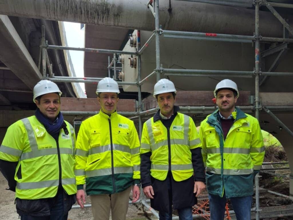 Vedano Olona - Licata e Astuti al cantiere del viadotto del Ponte di Vedano: “Fine lavori il 15 novembre” -  - Varese News