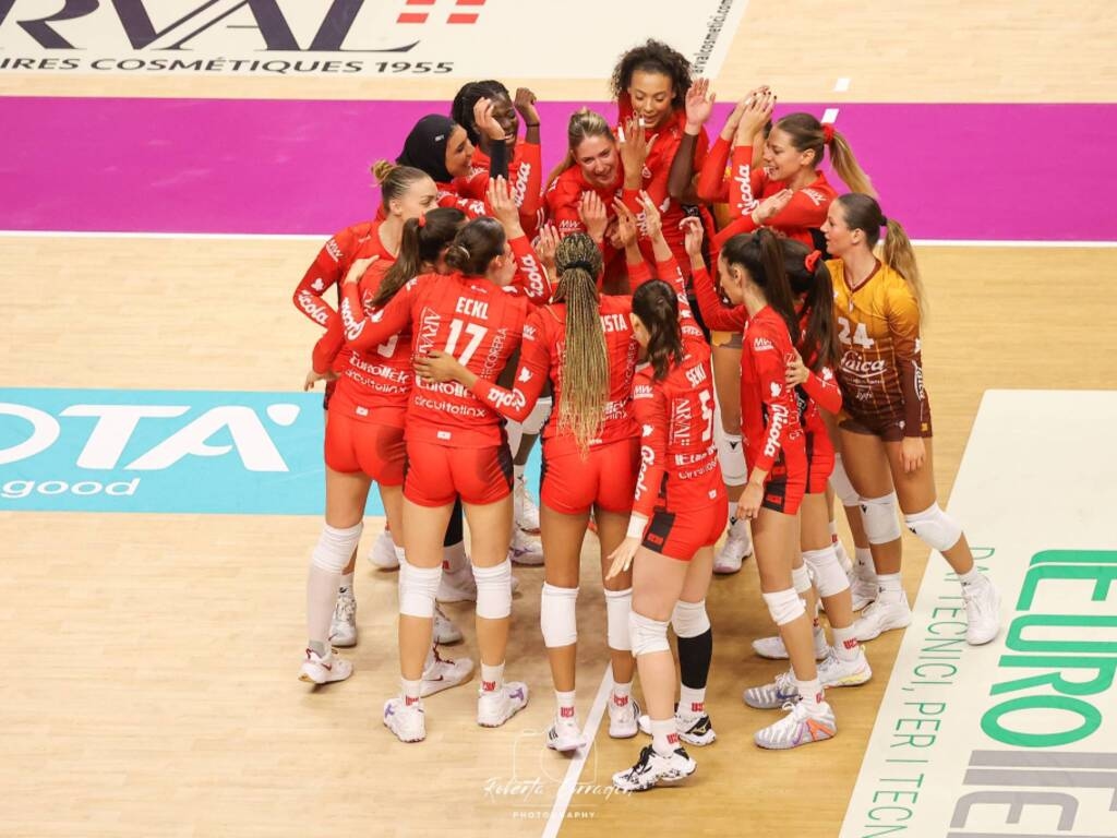 Volleyball - Eurotek Busto Arsizio faces Vallefoglia with its new "control room" - Sport - Varese News